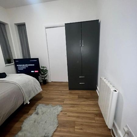 Leisure Studio Flat In Golders Green 런던 외부 사진