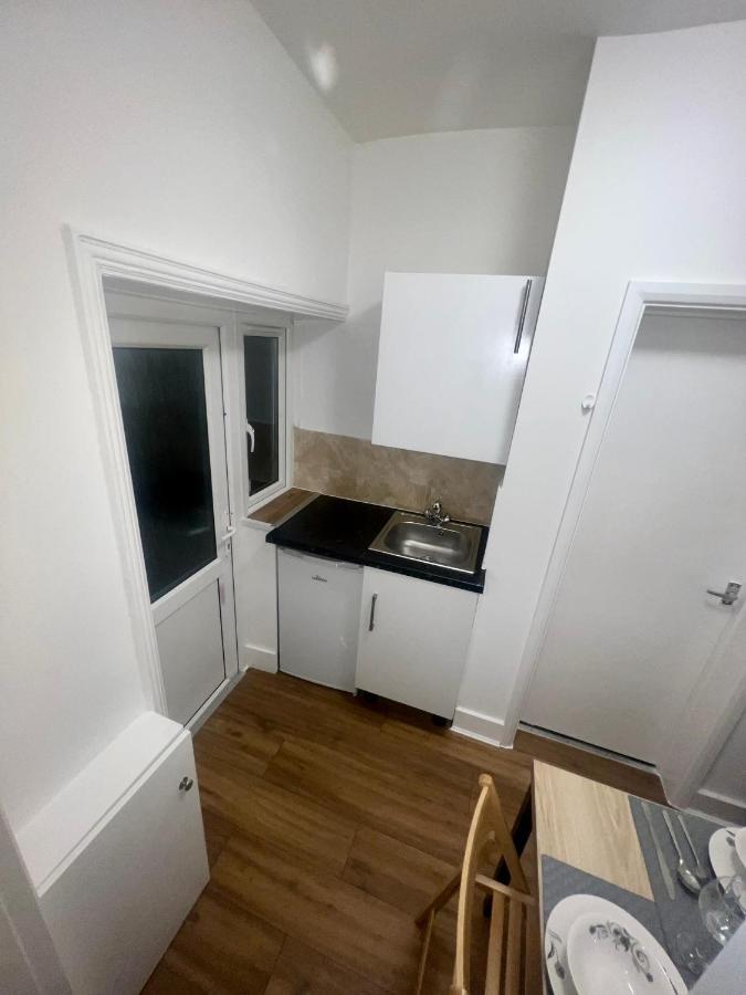 Leisure Studio Flat In Golders Green 런던 외부 사진